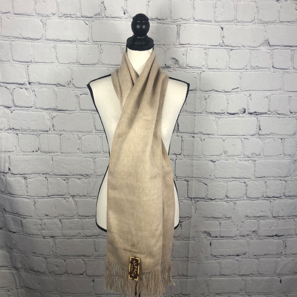 NWT Aloaca Camargo Scarf Sz OS